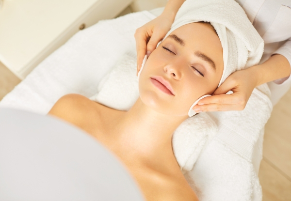 Light & Luxe Facial Package incl. 
Anti-Ageing LED treatment, Hand & Foot Massage, Hydro-Jelly Mask & Shoulder and Arm Massage