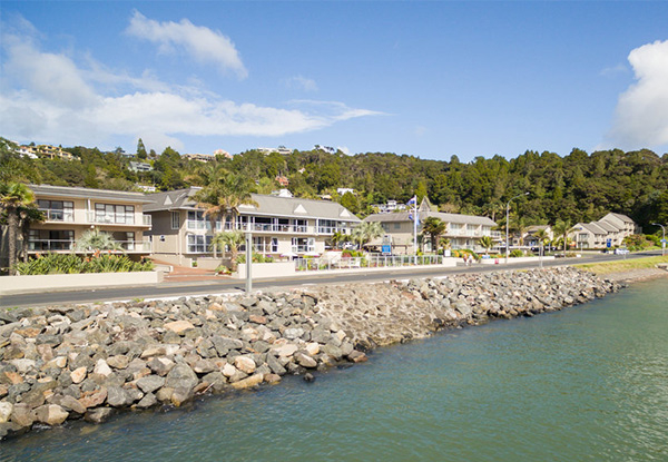 Bay of Island Getaway for Two People in a Three-Star Stay at Kingsgate Hotel for Two Adults incl. Buffet Breakfast, Dolphin Cruise, F&B Discount & Russel-Paihia Ferry Ticket - Options for Two Nights & to incl. Children