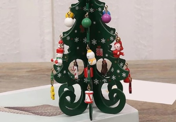 Six-Pieces 3D Wooden Christmas Tree Decoration - Three Colours Available