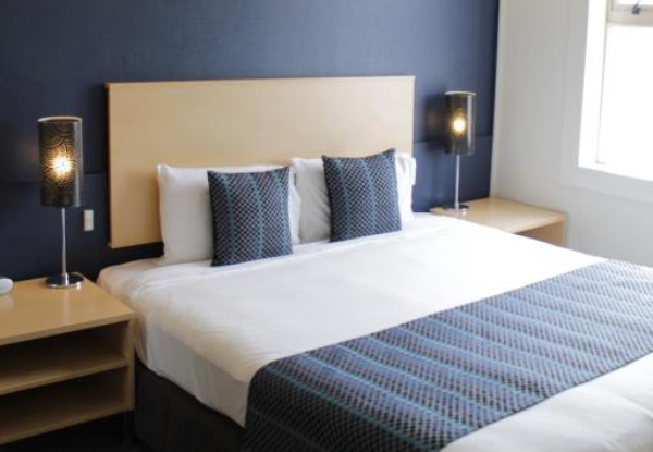 One-Night Wellington 3.5-Star City Getaway for Two People incl. Daily Cooked Breakfast, Late Checkout & Gym Access - Options for Two or Three Nights