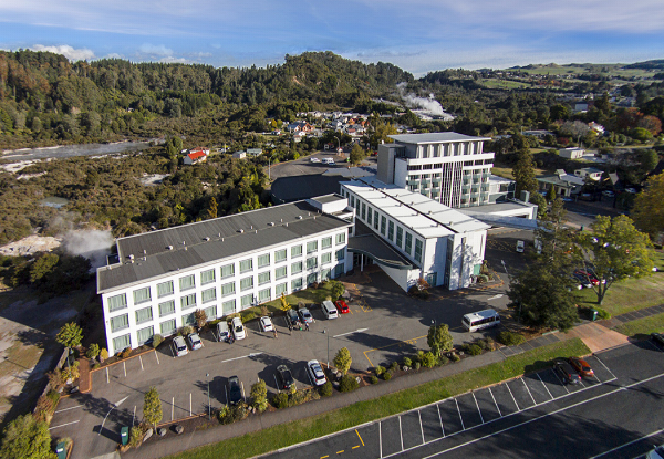 Luxury Stay for 2 in Deluxe Room at Rydges Rotorua incl. Buffet Breakfast at Chapman's Restaurant, Drinks on Arrival, Late Check-Out, Parking, Access to Geothermally Heated Pool & More - Midweek, Weekend & Family Options Available for up to 3 Nights