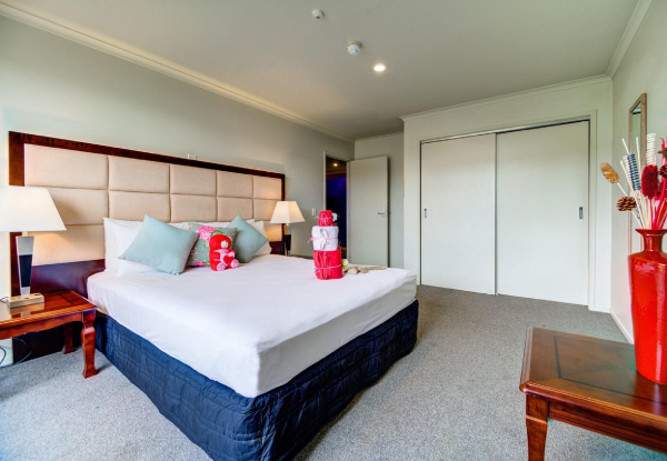 One-Night Taupo Stay for Two People incl. Breakfast, Late Checkout & Parking - Options for Two Nights & for Four People