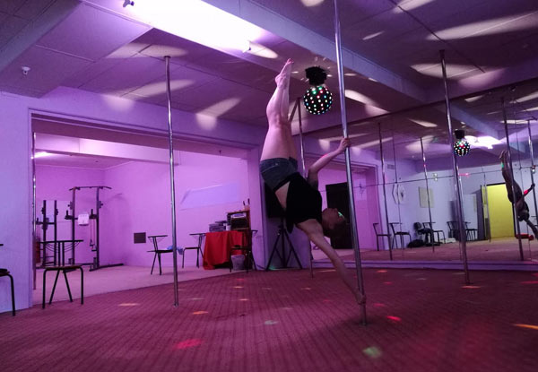 Four-Week Pole Dancing Beginners Course -
 Option for a Pole Fitness Beginners Course