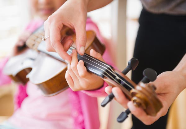 Ten One-Hour Beginner Violin Lessons incl. a Handmade Violin with Hard Carry Case, a Music Score Bag & Registration