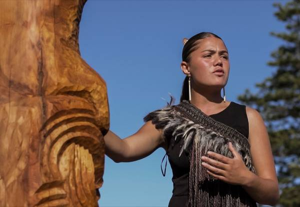 Walk in the Footsteps of Kupe: 60-Minute Interactive Multi-Sensory Guided Tour - Options for Two Adults or Family of Four
