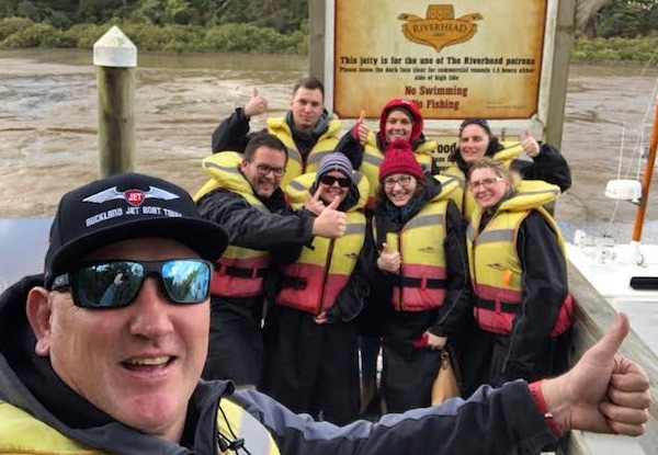 16-Person Exclusive Return Jet Boat Trip From Auckland to The Riverhead Tavern
