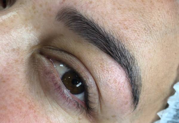 Consultation & Microblading Treatment incl. Second Follow-Up Treatment for One Person