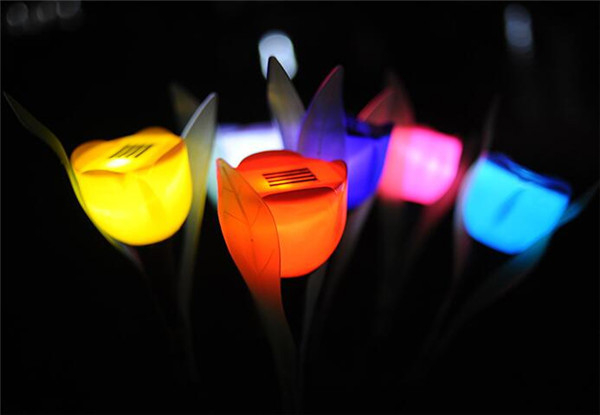 Six-Pack of Multicoloured Solar Powered Tulip Lights