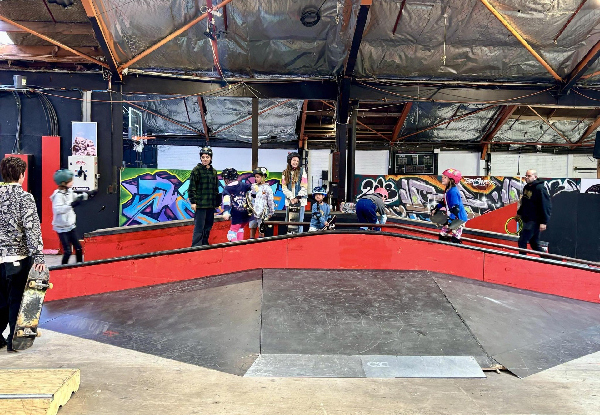 Beginner Skateboarding Lesson incl. Helmet & Skateboard - Option for All Day Entry Pass to Sonsk8 Indoor Skatepark
