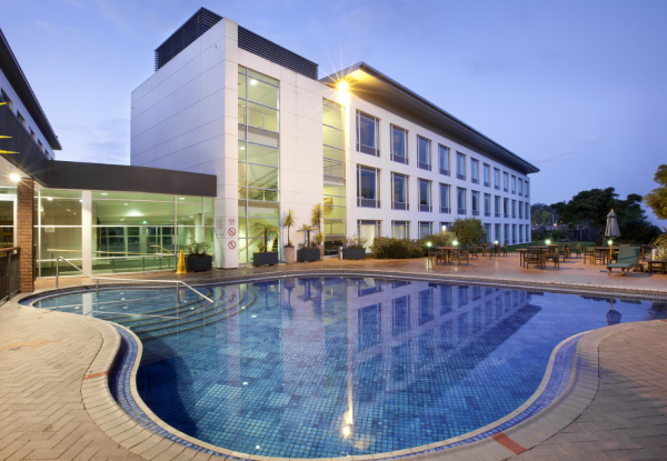 Luxury Stay for 2 in Deluxe Room at Rydges Rotorua incl. Buffet Breakfast at Chapman's Restaurant, Drinks on Arrival, Late Check-Out, Parking, Access to Geothermally Heated Pool & More - Midweek, Weekend & Family Options Available for up to 3 Nights