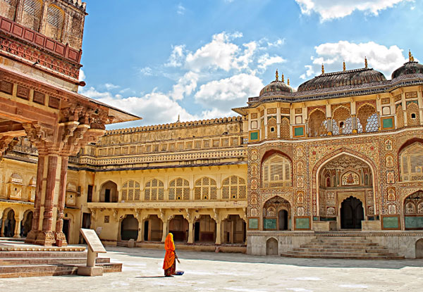 Per Person, Twin Share 10-Day Treasures of India Tour incl. International Flights, Domestic Transport, 4 or 5 Star Hotels & an English Speaking Guide - Options for High or Low Season