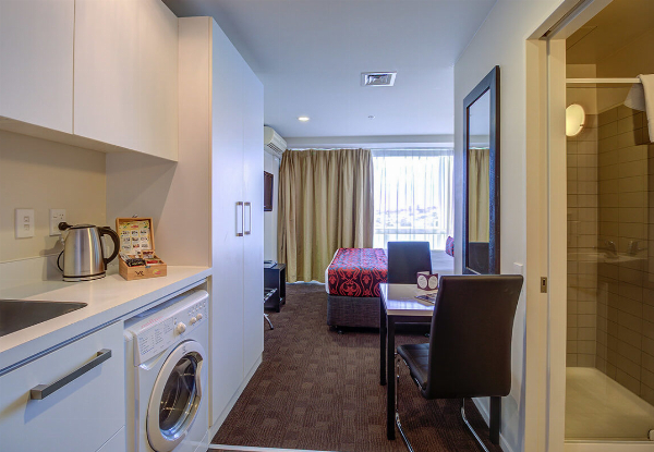 One-Night 4.5 Star Auckland Stay for Two in a One-Bedroom Apartment Room incl. Buffet Breakfast, Valet Parking, WiFi, Early Check-In & Late Checkout - Options for Two or Three Nights
