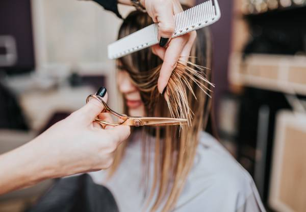 EFX Style Cut Makeover Package incl. Style Cut, Shampoo, Conditioning Treatment, Head Massage, Blow Wave Finish