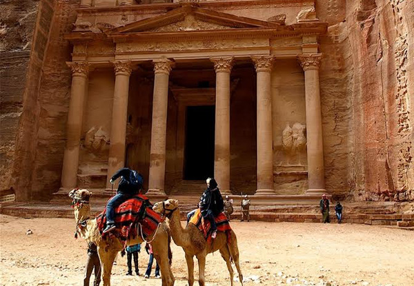 Per-Person Twin-Share 15-Day Jordan & Egypt Coach Tour incl. Five-Star Nile Cruise, Accommodation, Egyptologist Guide, Sightseeing & More - Option for Single Traveller