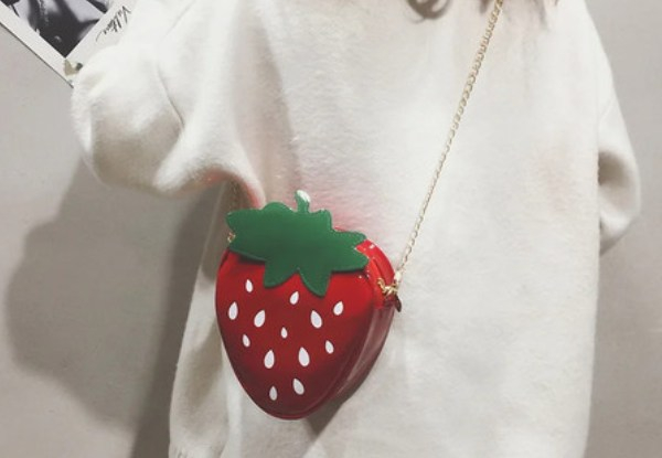 Strawberry Design Chain Crossbody Bag