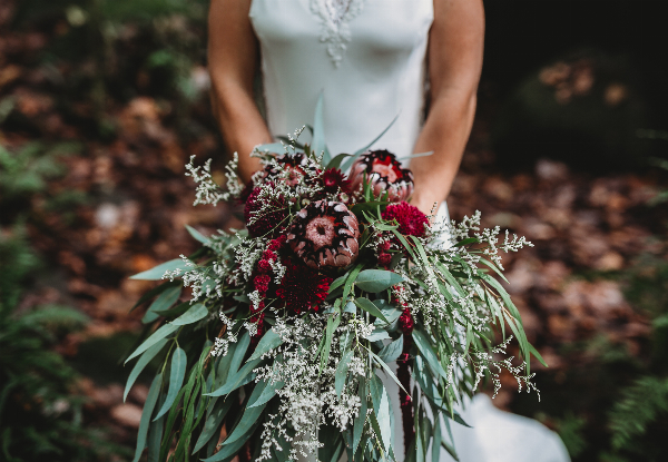 Wedding Flowers & Arrangements Package incl. Brides Bouquet & Grooms Buttonhole - Options for Bridal Party Bouquets, Groomsmen Buttonholes, Corsage, & Table Arrangements