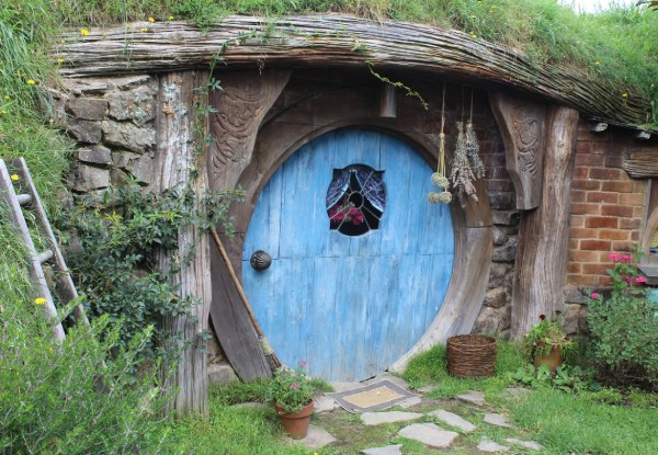 Hobbiton & Spellbound Glowworm Cave Tour at Waitomo for One Adult Departing from Auckland - Options for Child & Rotorua Departure