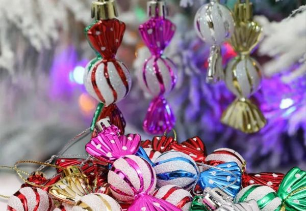 Six-Piece DIY Candy Christmas Tree Decoration