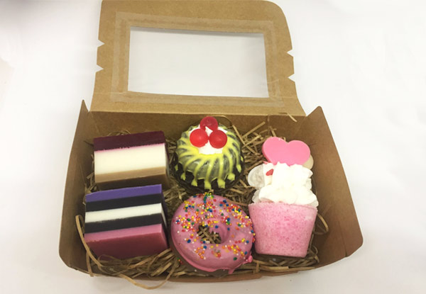 New Zealand Handmade Natural Treat Soaps & Bath Bomb Gift Set