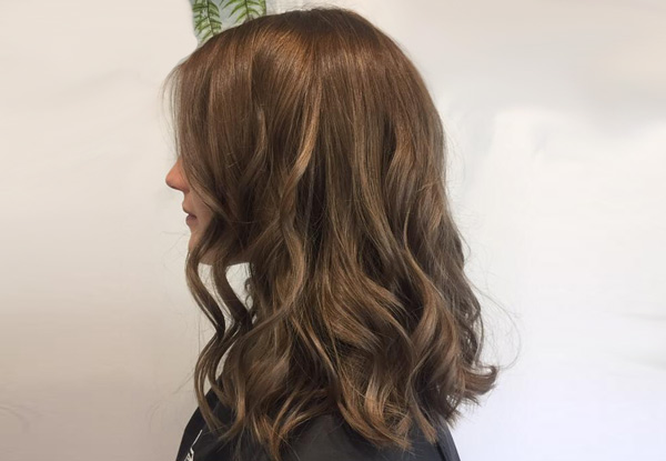 Hair Boutique Ultimate Colour Experience - L'Oréal Half Highlights, Semi-Permanent Colour, or Permanent Colour incl. Toner, Style Blow Wave & Finish