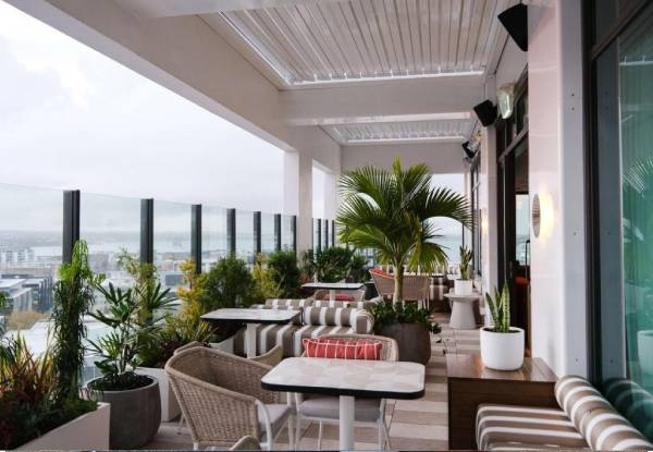 Luxury 4.5-Star Stay for 2 at Sudima Auckland City incl. Buffet Breakfast at East Restaurant, $30 Hotel Credit Per Stay, Late Checkout, Parking, Access to the Fitness Centre - Deluxe King, Deluxe Twin or upgrade to a Premium King