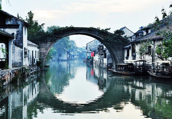 Per-Person, Twin-Share 13-Day Impressions of China with Yangtze River Cruise incl. International Flights, Transport, Deluxe River Cruise, Four to Five-Star Accom, Sightseeing & English Speaking Guide