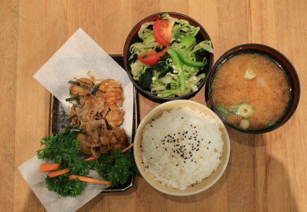 Entree to Share, One Main Each & Unlimited Green Tea for Two - Options for Four, Six or Eight People
