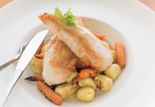 $35 for a Paihia Lunch or Dinner for Two incl. One Main Course Per Person – Options for up to Eight People