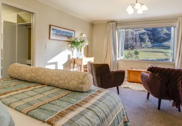 Two-Night Bed & Breakfast for Two People incl. WiFi, Use of Lodge Lounges, Communal Area & More