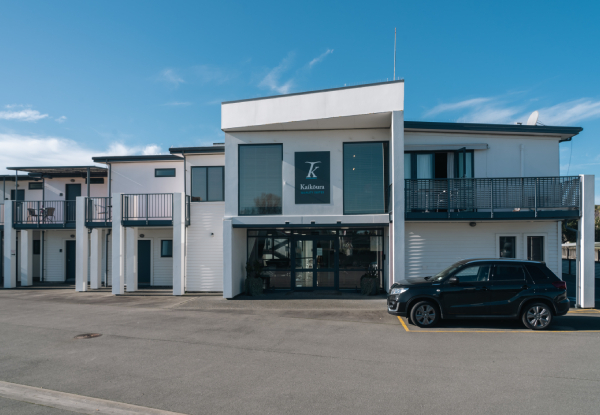 One-Night Stay on the Kaikoura Coastline in an Executive Studio for Two People incl. Daily Breakfast, Late Checkout & On-Site Parking - Option for Two or Three Nights - Valid for Stays from the 15th of April