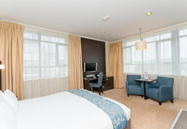 Weekend Stay At Scenic Hotel Southern Cross incl. Early Check-in & Late Check-out, Arrival Petit Fours, Daily Buffet Breakfast for Two People & Gym Access - Option for One or Two-Nights Stay in Superior King/Twin Room or Tower King/Twin Suite