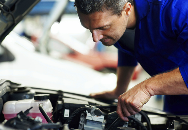 Japanese Car Service incl. Oil & Filter Change, System Diagnostic Scan & 20-Point Check - Option for a European Car Service