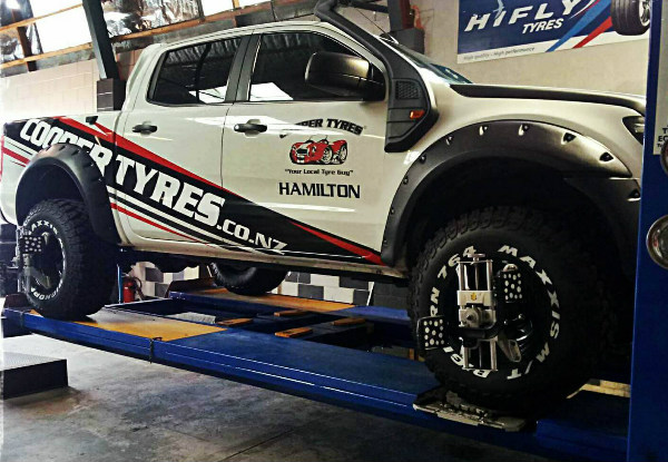 Comprehensive Wheel Alignment Package incl. Tyre Rotation & Wheel Blackening – Options for Two- or Four-Wheel Drives