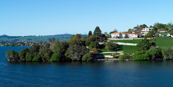 $359 for a One-Night Romantic Lake Rotorua Stay for Two Staying in a Luxury Lodge Suite incl. Cooked Breakfast, Bottle of Wine & Late Check-Out (value $770)