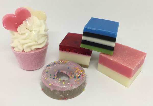 New Zealand Handmade Treat Soap & Bath Bomb Gift Set