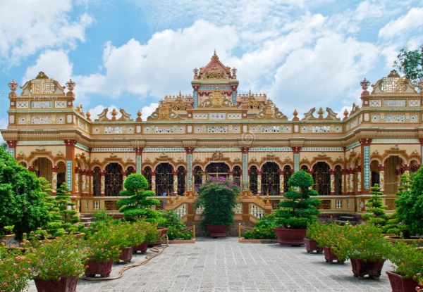Per Person, Twin-Share 14-Day Incredible Vietnam North to South Tour incl. Meals, Accommodation, Domestic Flight, Airport Transfers, Train Trip, 2-Day Halong Bay Cruise, Sightseeing & More