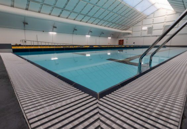 Learn to Swim at Kings Swim School - Options for Children (Age 5+) or Babies & Pre-Schoolers - Choose 10 or 20 Lesson Programme