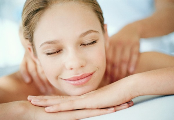 One-Hour Pamper Package for One Person incl. Neck, Shoulder, Back Massage & 40-Minute Herbal Deep Cleansing