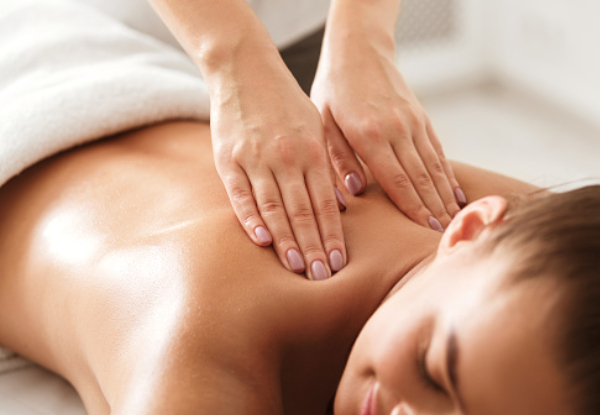 60-Minute Massage for One Person incl. Your Choice of Massage, Hot Drink & a Slice From Cabinet