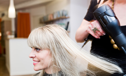 Keratin Smoothing Treatment incl. 40% off Keratin Aftercare Products - Option to incl. Style Cut