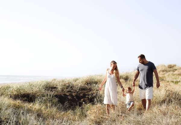 One-Hour Family Photo Shoot at Muriwai Beach or North Shore incl. High-Resolution Digital File - Options for Studio Photo Shoot