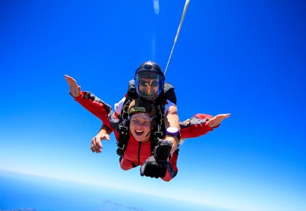 9000-Feet Tandem Skydive Package Overlooking the Bay of Islands & a $20 Voucher Towards a Photo Package - Option Available for 12000-Feet