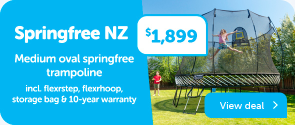 Medium Oval Springfree Trampoline incl. Flexrstep, Flexrhoop, Storage Bag