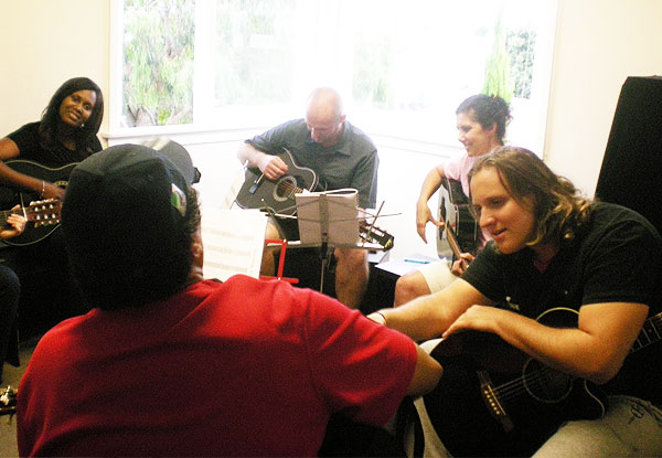 10 Weekly Beginner Guitar Group Lessons incl. Registration - Three Auckland Locations