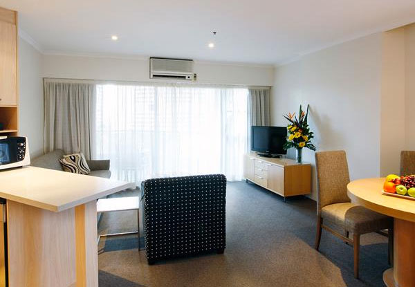 One-Night Stay for Two People in a Deluxe One-Bedroom Apartment in Sydney CBD incl. Late Checkout & WiFi
