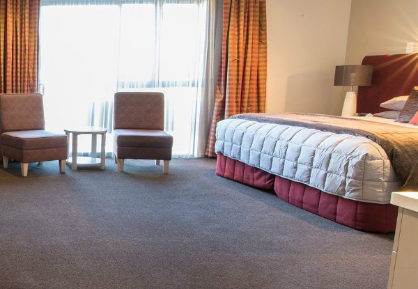 Two Nights in the Deluxe Spa Unit at Century Park Motor Lodge - Nelson incl. Breakfast for Two, Wifi & a $50 Voucher Towards Your Next Stay