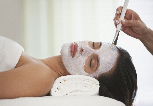60-Minute Luxurious Facial Package for One Person incl. Facial Mask & Return Voucher