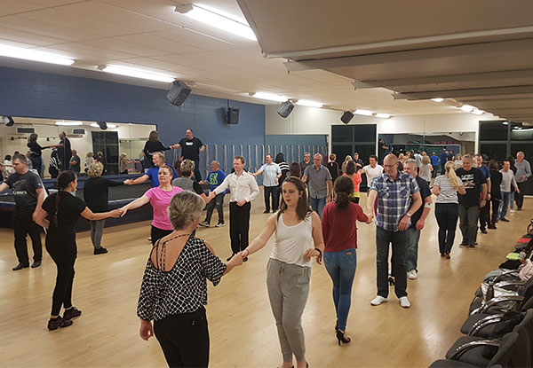 Give the Gift of Dance with a Five Beginner Ceroc Modern Jive Dance Classes