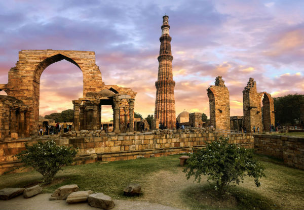 Per Person Twin Share Seven Day Golden Triangle Tour of India incl. Ttops in Delhi, Jaipur & Agra, Safe Transport, Accommodation, Sightseeing Tours, Jeep Ride & English Speaking Guide