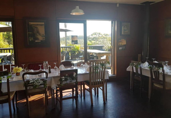 Three-Hour Venue Hire incl. Scenic View for up to 60 People incl. $100 Food Voucher